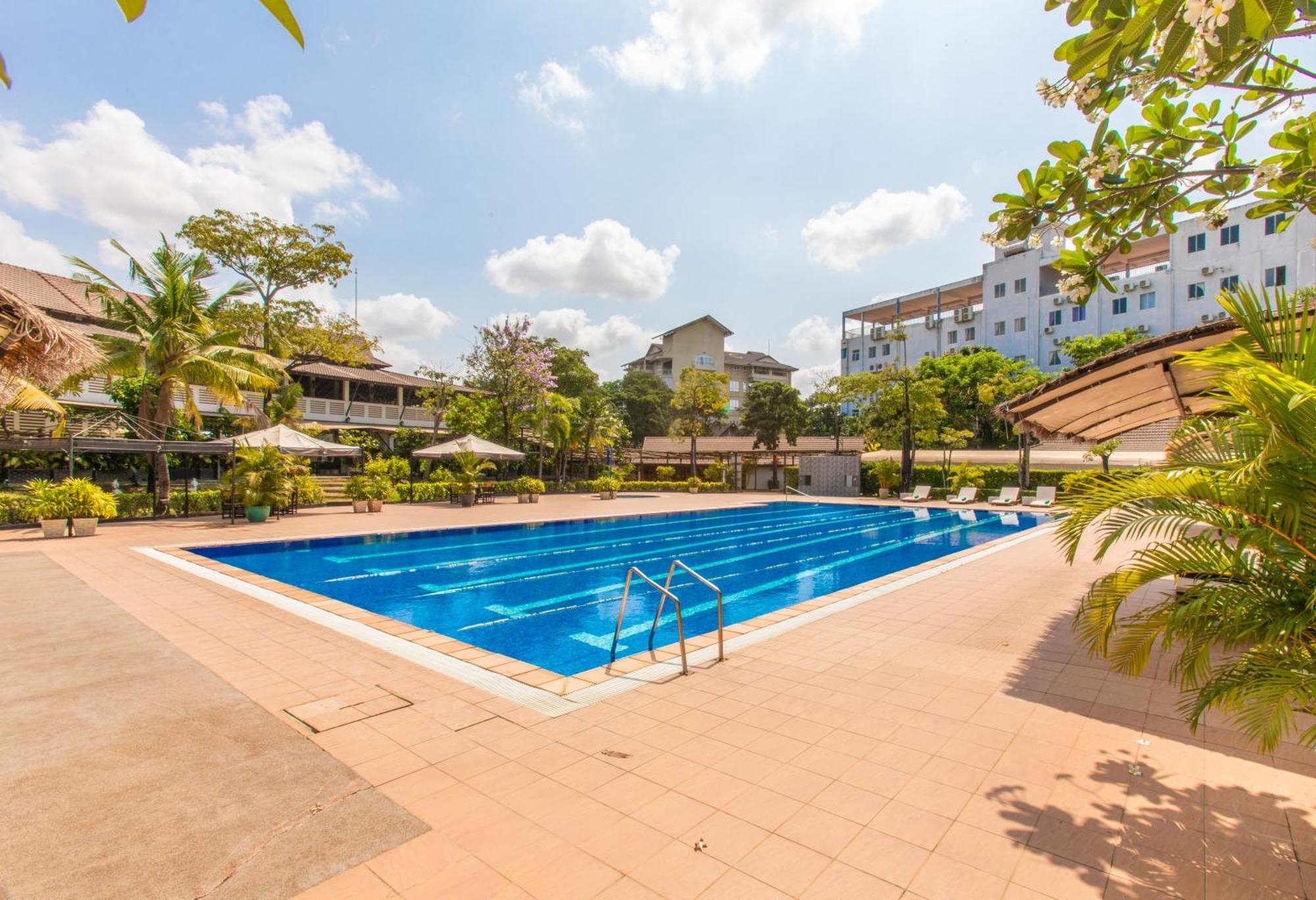 Cambodian Country Club Hotel Phnom Penh Luaran gambar